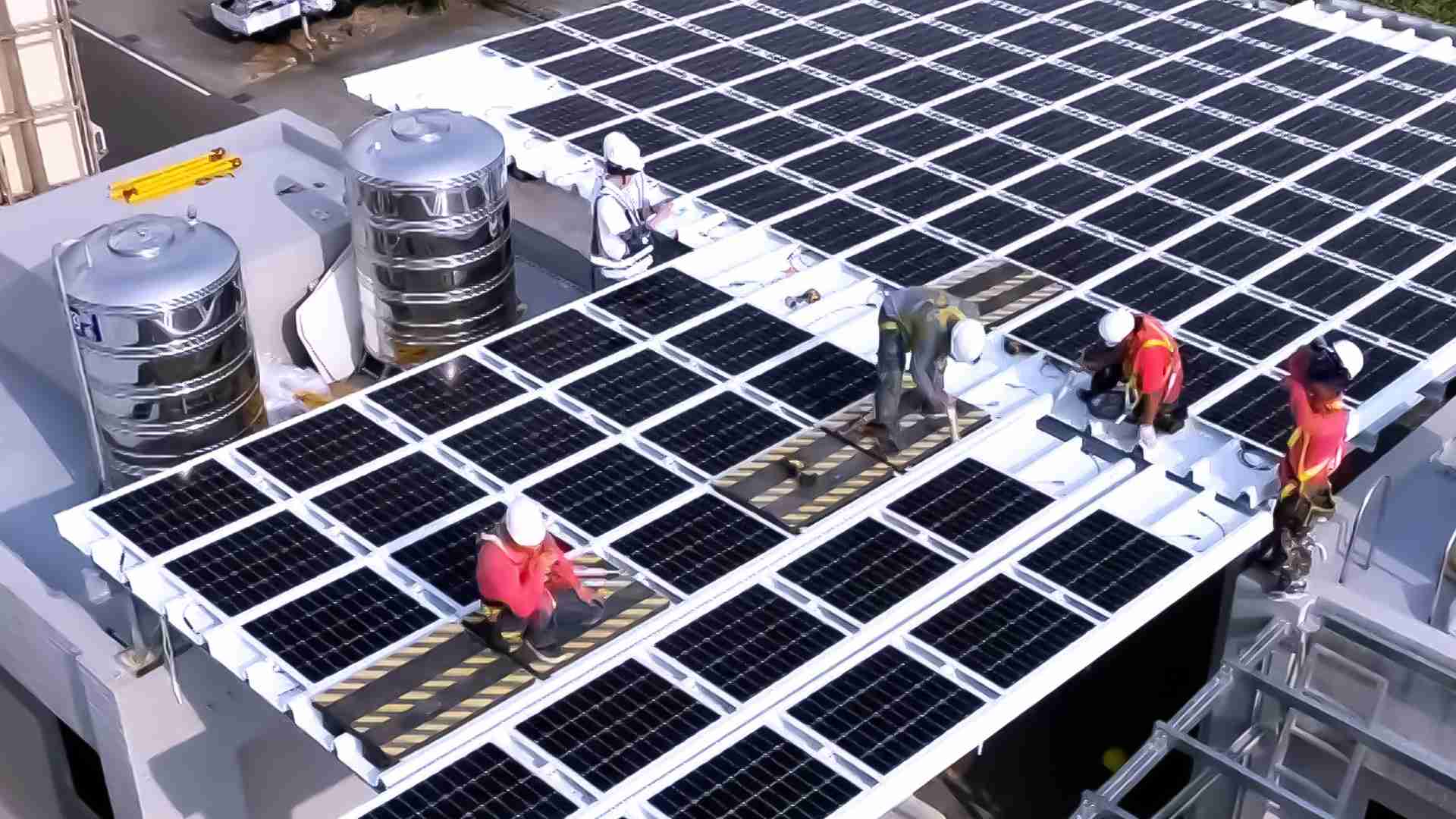 糖果派对着力于替代能源之技术研发，，，，如光电浪板的相关制程、、、、设备与产品，，，，其中所开发之光电整合型浪板，，，，减少传统金属支架安装，，，，更提升耐候度，，，，可广泛运用于多元场域，，，，并辅助建筑达到净零碳排目标